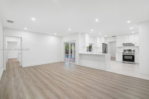 Снять в аренду виллу или дом в Пальметто-Бей, Флорида 4 спальни, 279.91м2, № 2041345 - фото 30