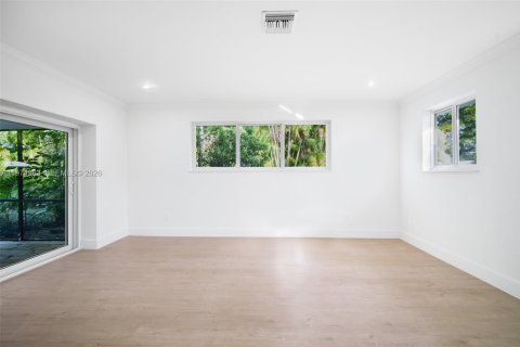 Снять в аренду виллу или дом в Пальметто-Бей, Флорида 4 спальни, 279.91м2, № 2041345 - фото 10