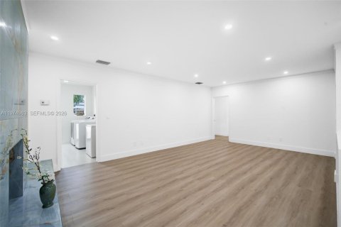 Снять в аренду виллу или дом в Пальметто-Бей, Флорида 4 спальни, 279.91м2, № 2041345 - фото 20