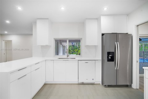 Снять в аренду виллу или дом в Пальметто-Бей, Флорида 4 спальни, 279.91м2, № 2041345 - фото 17