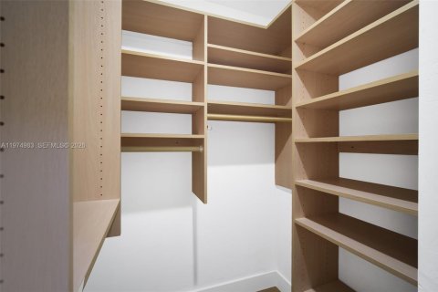 Снять в аренду виллу или дом в Пальметто-Бей, Флорида 4 спальни, 279.91м2, № 2041345 - фото 15