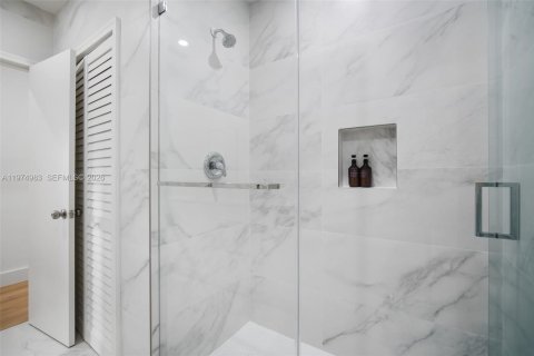 Снять в аренду виллу или дом в Пальметто-Бей, Флорида 4 спальни, 279.91м2, № 2041345 - фото 25