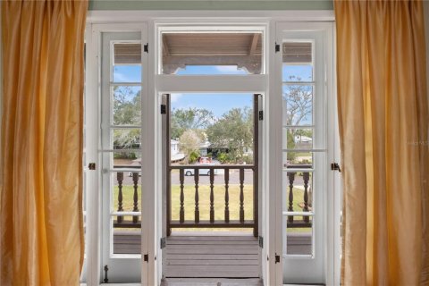 House in Gulfport, Florida 4 bedrooms, 355.72 sq.m. № 2195703 - photo 30