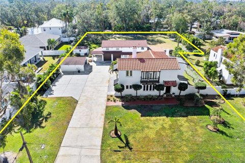 House in Gulfport, Florida 4 bedrooms, 355.72 sq.m. № 2195703 - photo 5