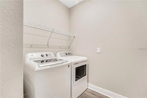 Casa en venta en Port Charlotte, Florida, 4 dormitorios, 200.76 m2 № 2384076 - foto 9