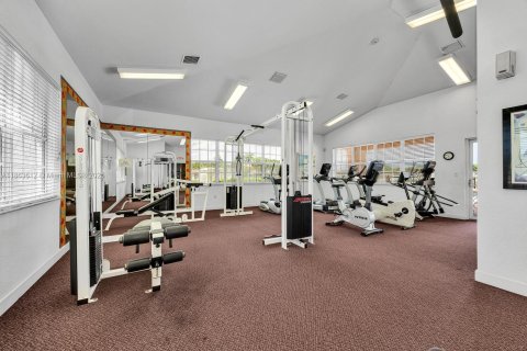 Купить таунхаус в Пемброк-Пайнс, Флорида 3 спальни, 126.44м2, № 2012490 - фото 14