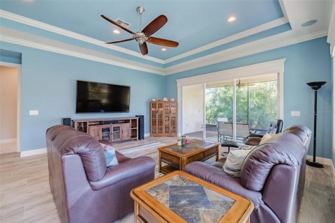 House in Wimauma, Florida 3 bedrooms, 210.98 sq.m. № 2217980 - photo 24