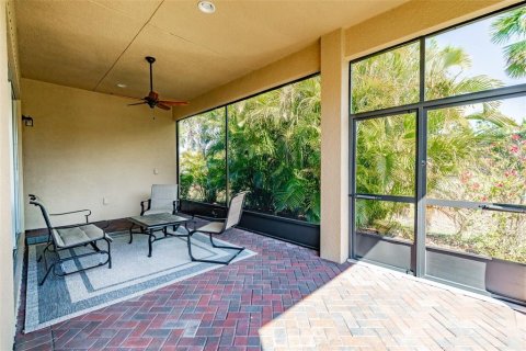 House in Wimauma, Florida 3 bedrooms, 210.98 sq.m. № 2217980 - photo 29