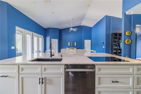 House in Oviedo, Florida 4 bedrooms, 250.74 sq.m. № 1855570 - photo 6