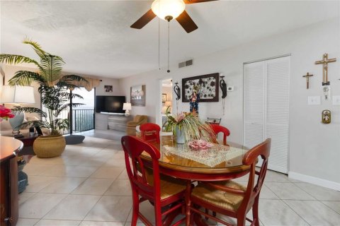 Copropriété à vendre à Cocoa Beach, Floride: 2 chambres, 102.29 m2 № 1915462 - photo 19
