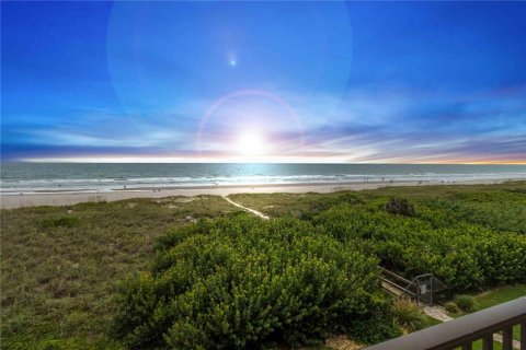 Copropriété à vendre à Cocoa Beach, Floride: 2 chambres, 102.29 m2 № 1915462 - photo 2