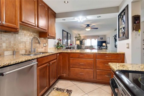 Copropriété à vendre à Cocoa Beach, Floride: 2 chambres, 102.29 m2 № 1915462 - photo 12