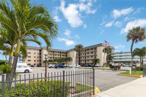 Copropriété à vendre à Cocoa Beach, Floride: 2 chambres, 102.29 m2 № 1915462 - photo 4