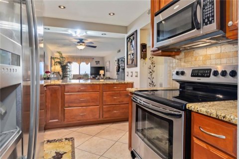 Copropriété à vendre à Cocoa Beach, Floride: 2 chambres, 102.29 m2 № 1915462 - photo 11