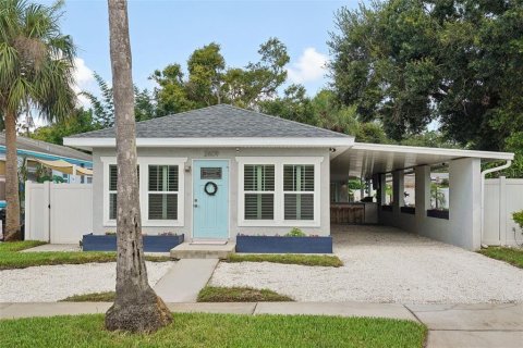 House in Gulfport, Florida 3 bedrooms, 154.78 sq.m. № 1882822 - photo 9