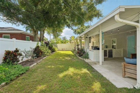 House in Gulfport, Florida 3 bedrooms, 154.78 sq.m. № 1882822 - photo 6
