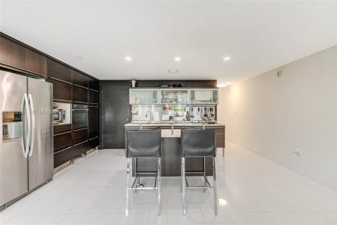 Condominio en alquiler en Miami Beach, Florida, 2 dormitorios, 157.93 m2 № 2052005 - foto 11