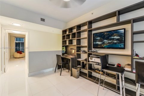 Condominio en alquiler en Miami Beach, Florida, 2 dormitorios, 157.93 m2 № 2052005 - foto 21