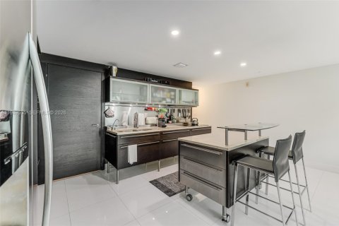 Condominio en alquiler en Miami Beach, Florida, 2 dormitorios, 157.93 m2 № 2052005 - foto 12