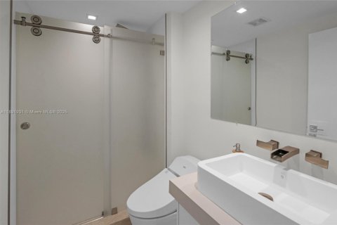 Condo in Aventura, Florida, 2 bedrooms  № 1944148 - photo 16