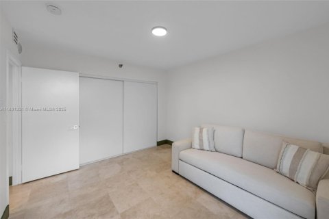 Condo in Aventura, Florida, 2 bedrooms  № 1944148 - photo 19