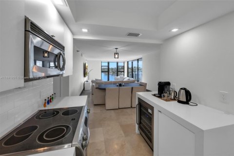 Condo in Aventura, Florida, 2 bedrooms  № 1944148 - photo 13