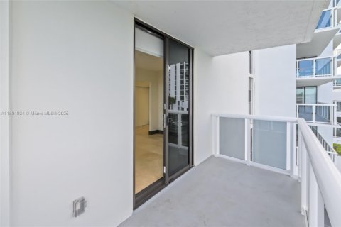 Condo in Aventura, Florida, 2 bedrooms  № 1944148 - photo 21