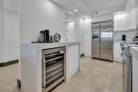 Condo in Aventura, Florida, 2 bedrooms  № 1944148 - photo 15