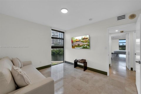 Condo in Aventura, Florida, 2 bedrooms  № 1944148 - photo 18
