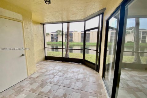 Copropriété à louer à Miramar, Floride: 2 chambres, 76.18 m2 № 1896076 - photo 5