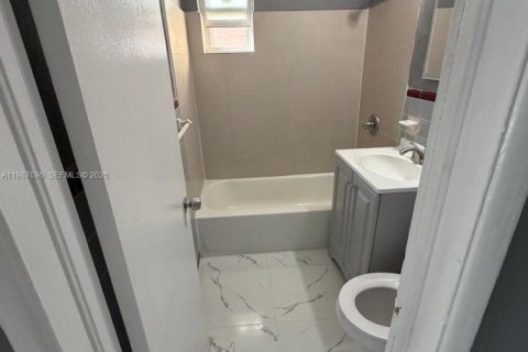 Casa en alquiler en North Miami Beach, Florida, 55.74 m2 № 2048956 - foto 7