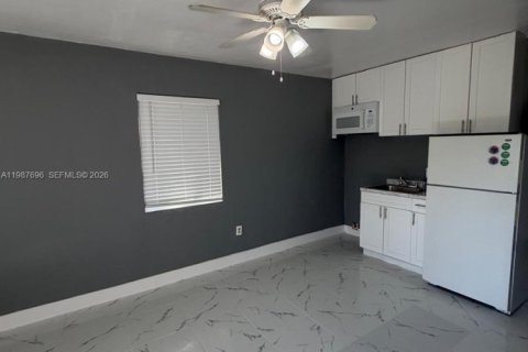 Estudio en North Miami Beach, Florida № 2048956