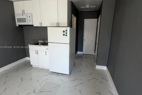 Casa en alquiler en North Miami Beach, Florida, 55.74 m2 № 2048956 - foto 8