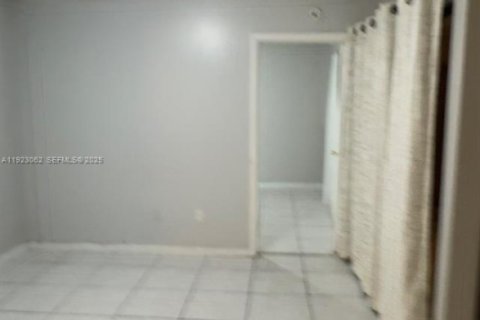 Снять в аренду кондоминиум в Хомстед, Флорида 2 спальни, 80.17м2, № 1987947 - фото 10