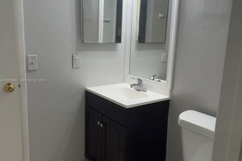 Снять в аренду кондоминиум в Хомстед, Флорида 2 спальни, 80.17м2, № 1987947 - фото 4