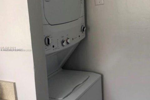 Снять в аренду кондоминиум в Хомстед, Флорида 2 спальни, 80.17м2, № 1987947 - фото 7