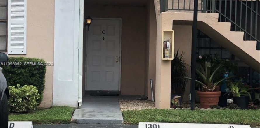 Кондоминиум с 2 спальнями в Хомстед, Флорида № 1987947