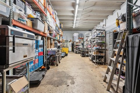 Propiedad comercial en venta en Miami, Florida № 1809113 - foto 15