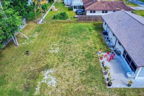 House in Edgewater, Florida 3 bedrooms, 119.57 sq.m. № 1642453 - photo 4