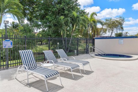 Townhouse in Boca Raton, Florida 3 bedrooms, 134.62 sq.m. № 2076232 - photo 24