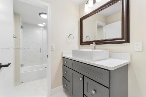 Townhouse in Boca Raton, Florida 3 bedrooms, 134.62 sq.m. № 2076232 - photo 9