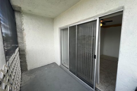 Copropriété à vendre à Lauderdale Lakes, Floride: 1 chambre, 74.32 m2 № 2042135 - photo 16
