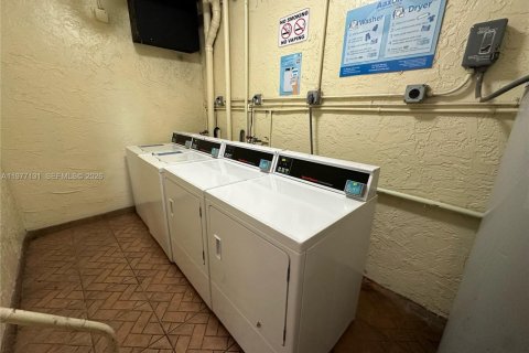 Copropriété à vendre à Lauderdale Lakes, Floride: 1 chambre, 74.32 m2 № 2042135 - photo 20