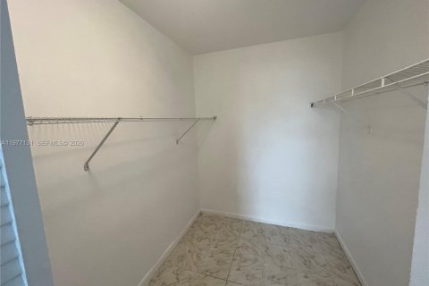 Copropriété à vendre à Lauderdale Lakes, Floride: 1 chambre, 74.32 m2 № 2042135 - photo 12