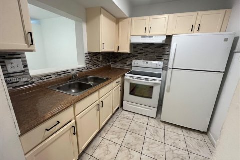 Condo à Lauderdale Lakes, Floride, 1 chambre  № 2042135