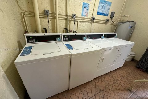 Copropriété à vendre à Lauderdale Lakes, Floride: 1 chambre, 74.32 m2 № 2042135 - photo 19