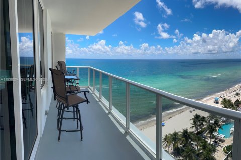 Condo in Hollywood, Florida, 2 bedrooms  № 1997548