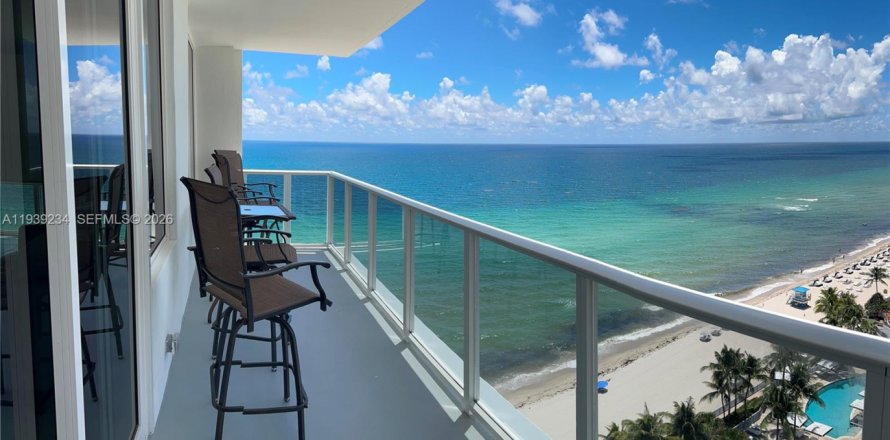 Condo in Hollywood, Florida, 2 bedrooms  № 1997548