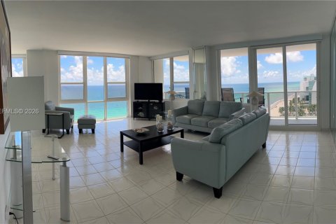 Condo in Hollywood, Florida, 2 bedrooms  № 1997548 - photo 6