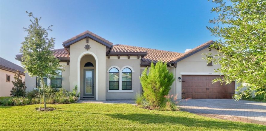 House in Odessa, Florida 4 bedrooms, 317.54 sq.m. № 2379250